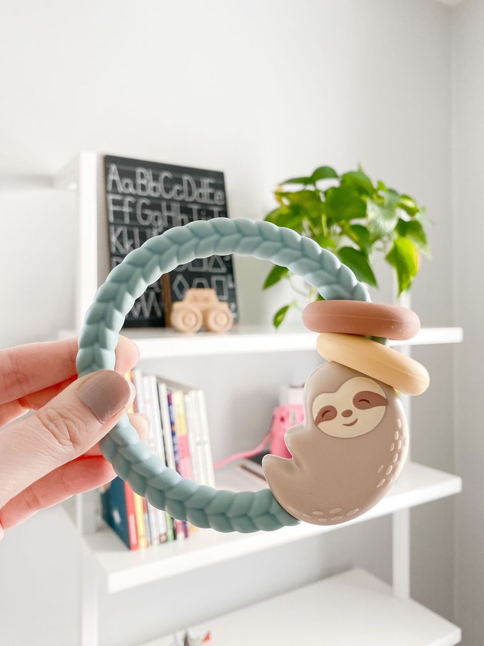 Itzy Ritzy Rattle Silicone Teether Rattles 固齒咬咬環 (Sloth)
